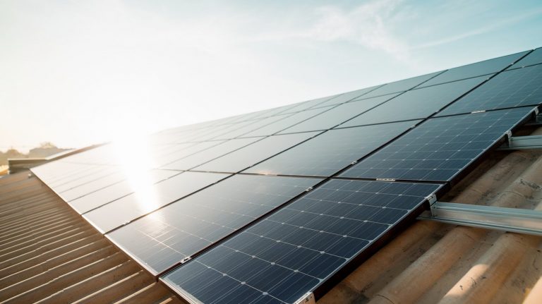 Nieuwe Zonnepanelen 2025: Beste Innovaties & Prijzen België